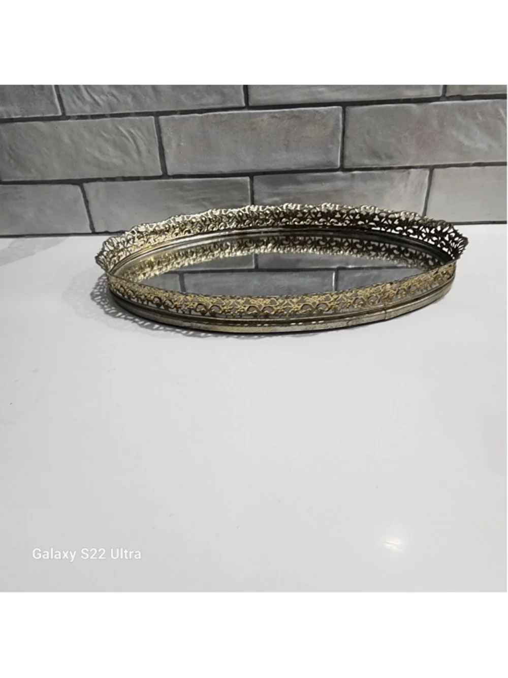 Unbranded vintage oval